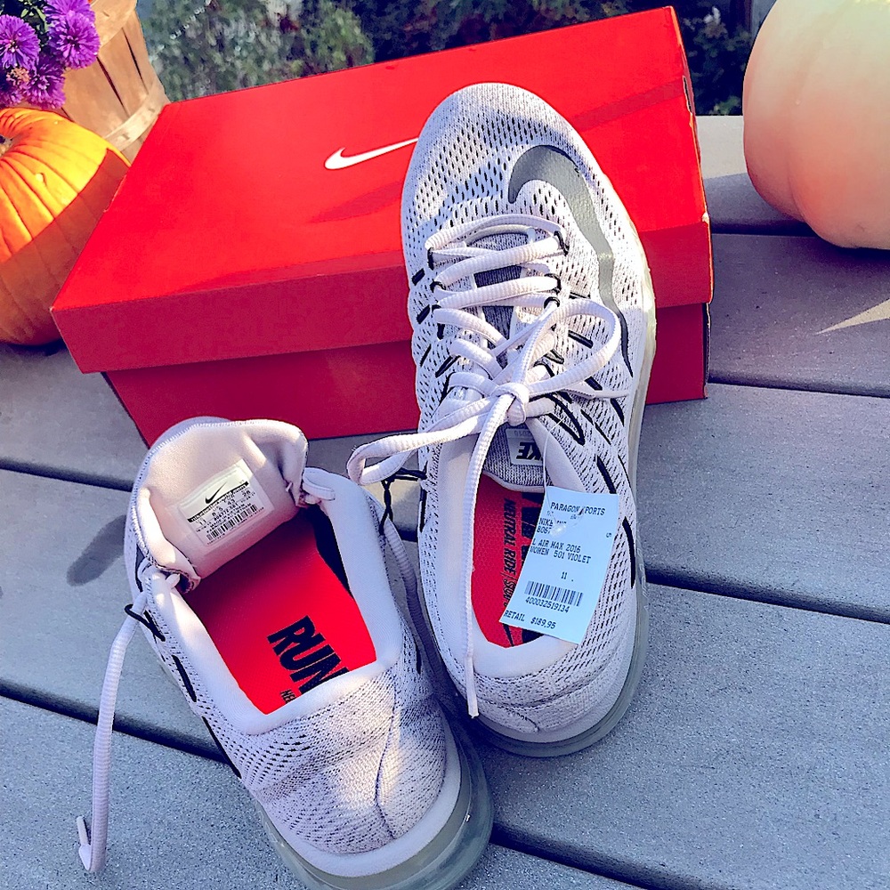 NIKE:  NEW Sneakers ~ Women’s Size 11